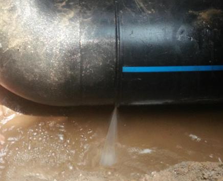 石峰楼顶渗水维修公司为大家分享下石峰卫生间漏水维修修补技术!